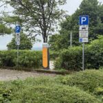 Ladesäule für Elektroautos am Wanderparkplatz des Schaumbergpfads
