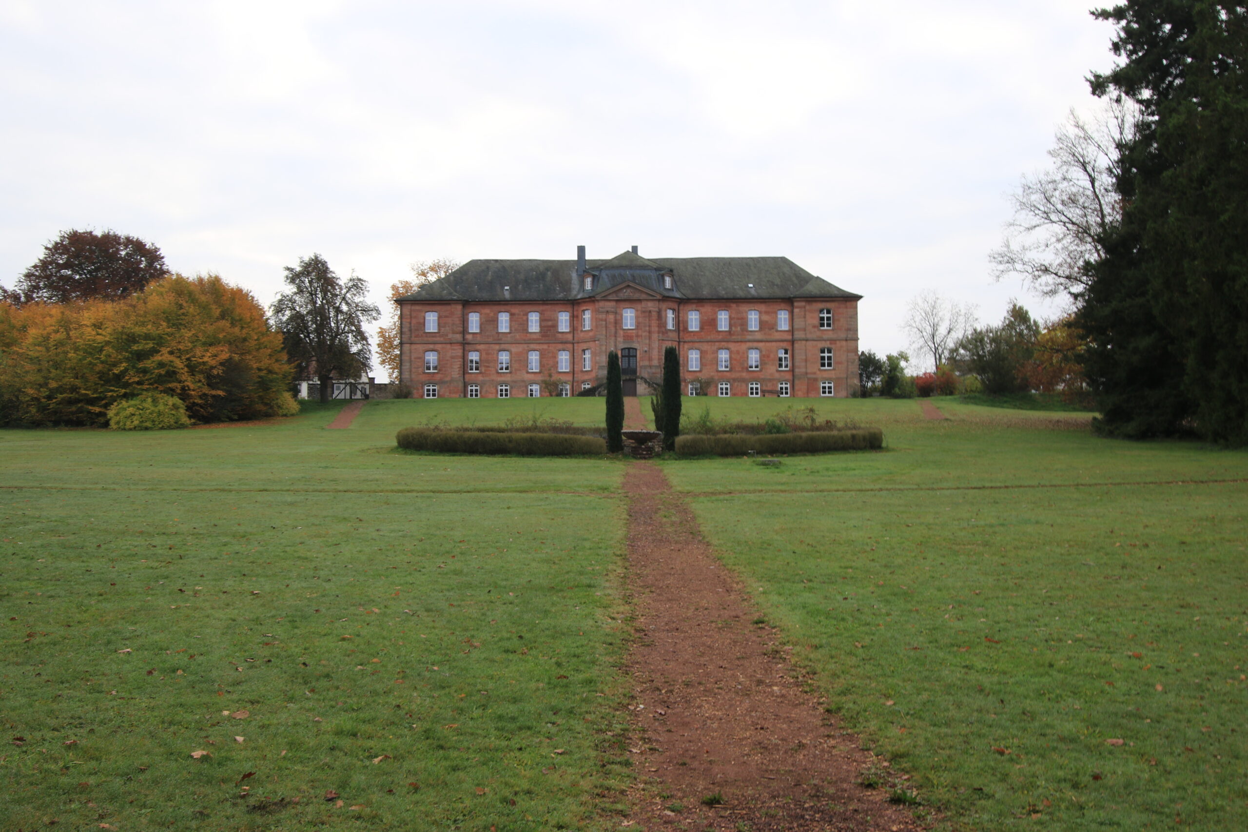 Schloss Trippstadt Schloss Trippstadt an der Parkachse